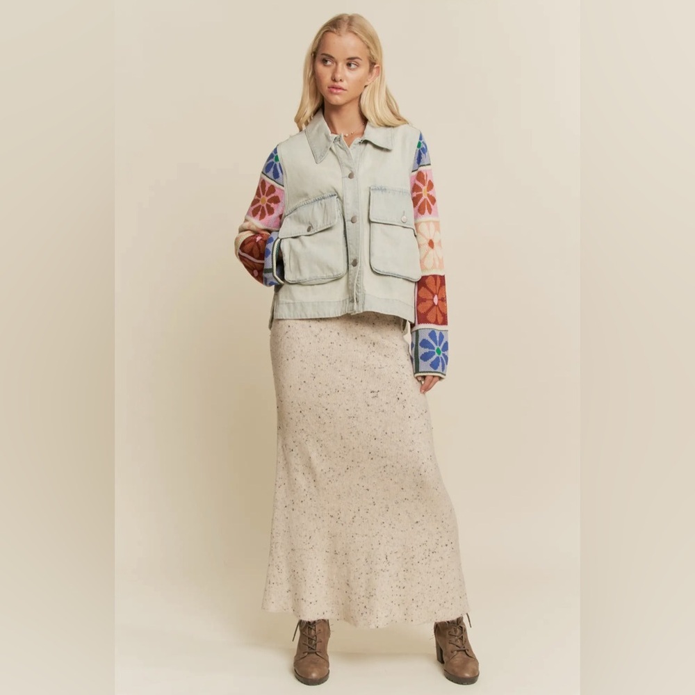 DAVI & DANI Women’s Adjustable Cuffs Multi Patch Denim Jacket (light denim) - Picture 9 of 15